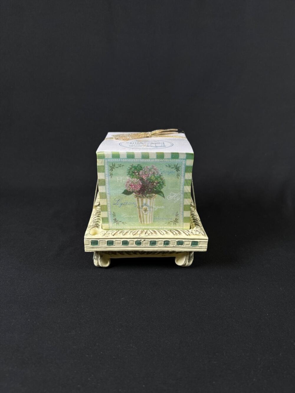 French Bouquet Writer's Block Set with Pen by Lady Jayne Ltd. 600 sheets 3 3/16